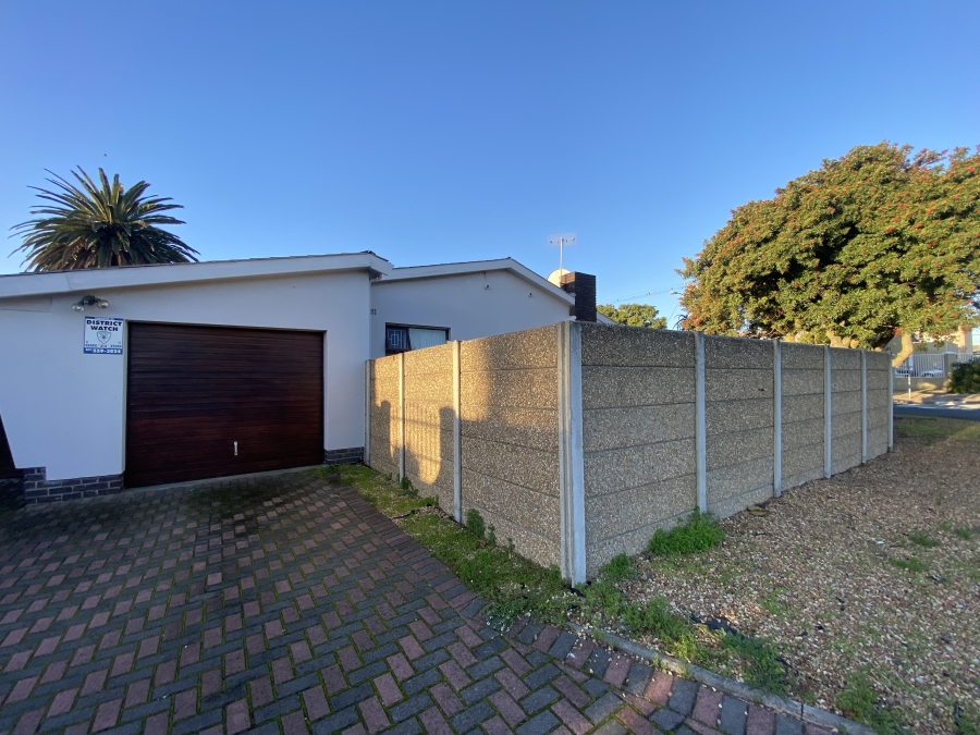 To Let 2 Bedroom Property for Rent in Monte Vista Western Cape